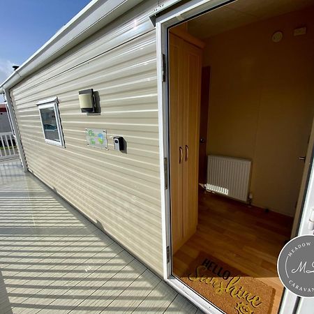 Palm Grove 132 - Pet Friendly, Wifi, Central Heating, Close To Shops And Beach - Meadow Lakes Caravan & Lodge Hire 채플 세인트 레오나즈 외부 사진